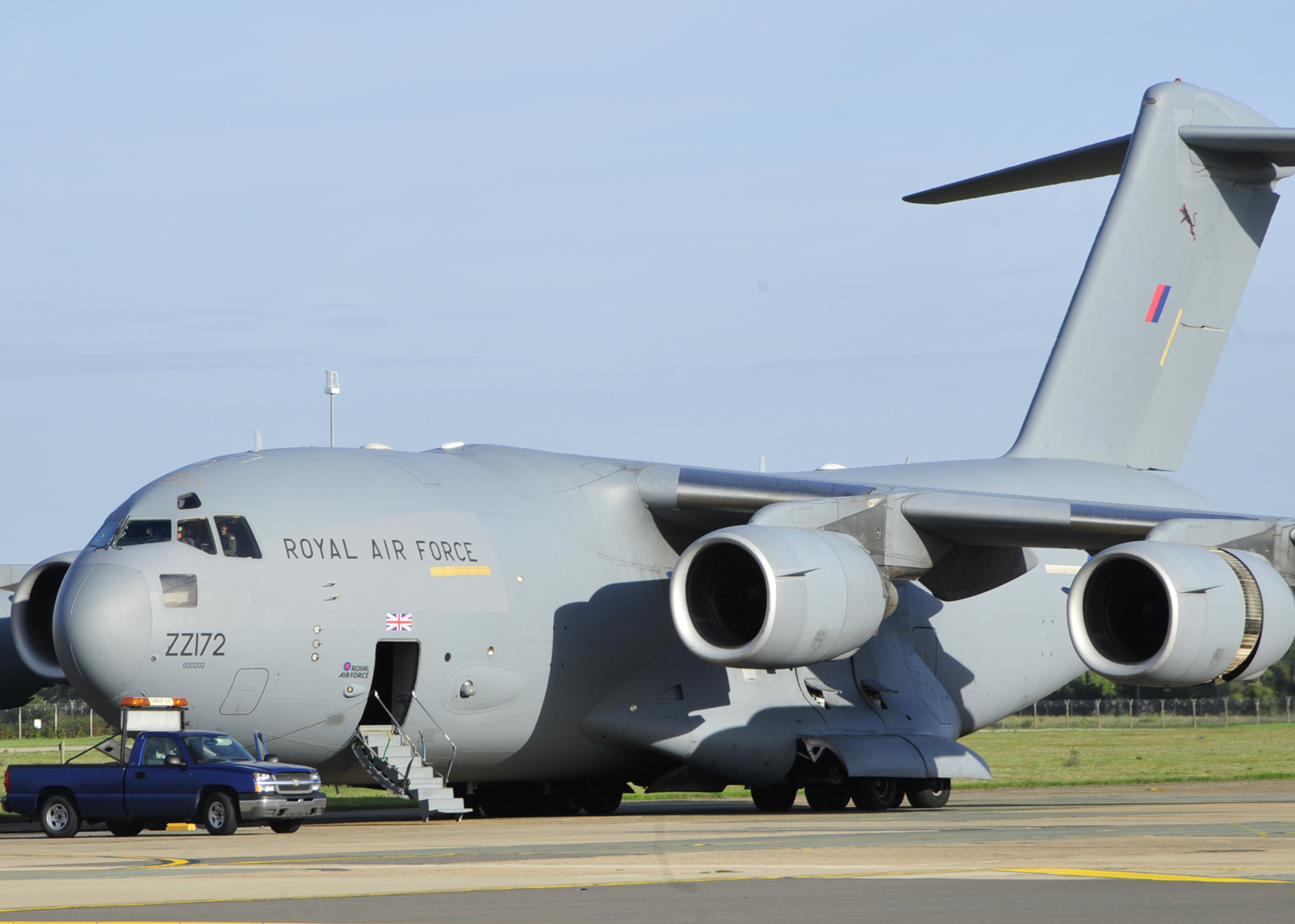 Attached picture Royal_Air_Force_C-17_August_2010.jpg