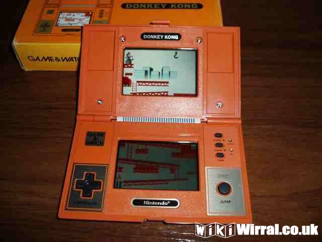 Attached picture nintendo-game-and-watch-dk-52-front.jpg