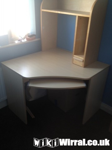Attached picture desk2.jpg