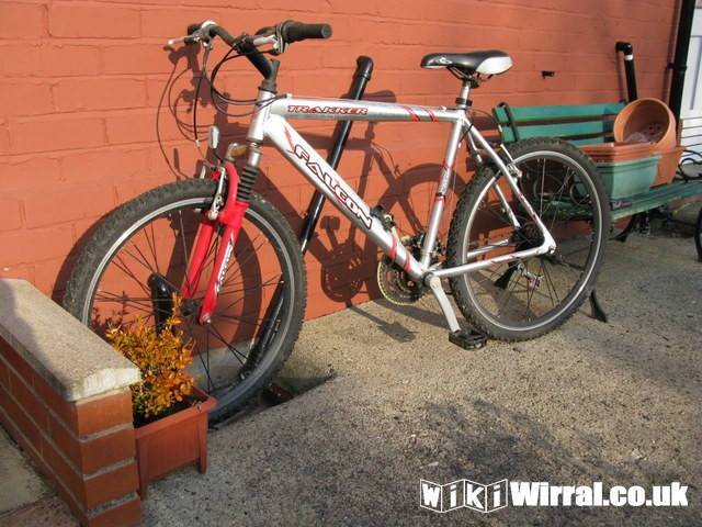 falcon defender mountain bike